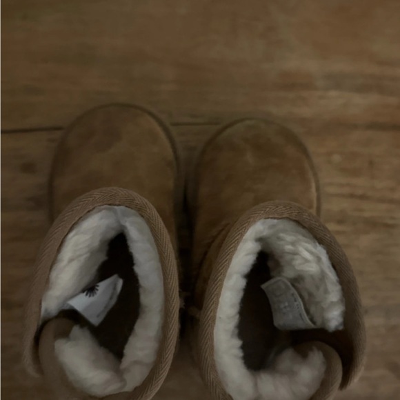 UGG Boots - Picture 3 of 5